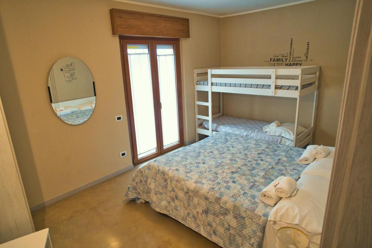 קסטלנואובו דל גארדה Vanda Luxury House Near Gardaland And Garda Lake מראה חיצוני תמונה